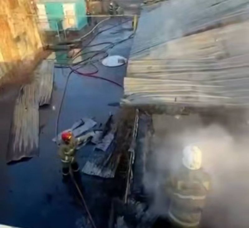 Крупный пожар в центре Алматы: сгорели СТО, баня и магазин