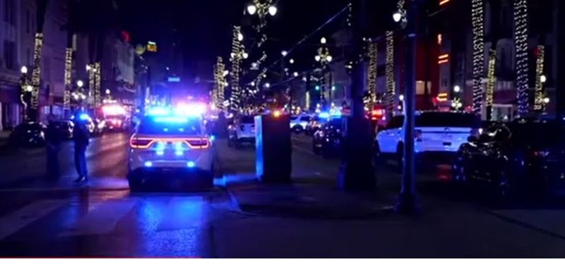 Автомобиль врезался в толпу в Новом Орлеане: 10 человек погибли и около 30 ранены