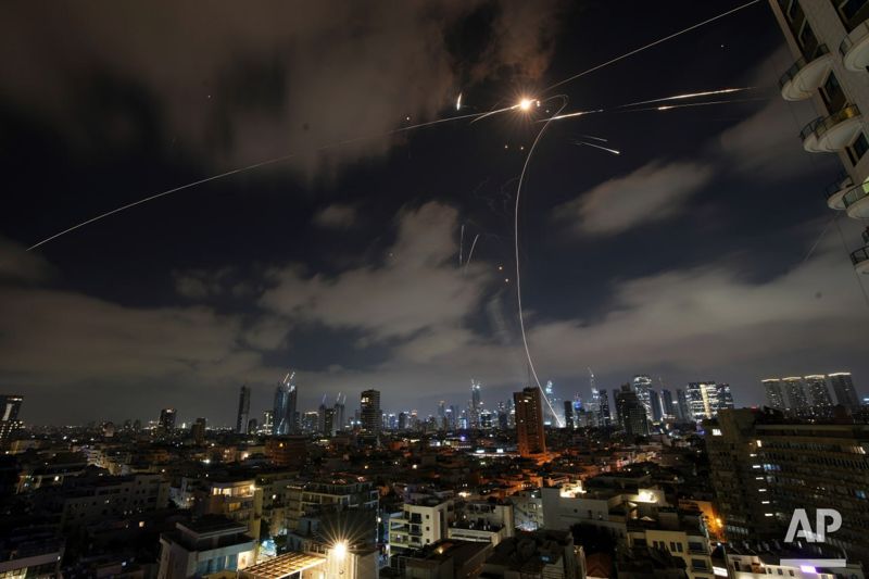 "Скоро будет МИР!" - Трамп высказался о эскалации Ирана и Израиля