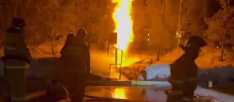 Газгольдер вспыхнул в одном из дворов Астаны