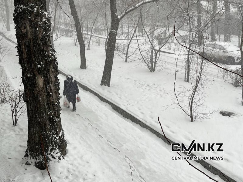 Снега на севере: какая погода ожидает казахстанцев в понедельник