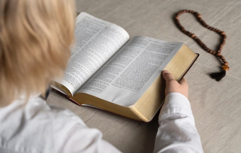 Детей обучали по книгам, пропагандирующим религиозную рознь: несколько пансионатов закрыли в Атырау