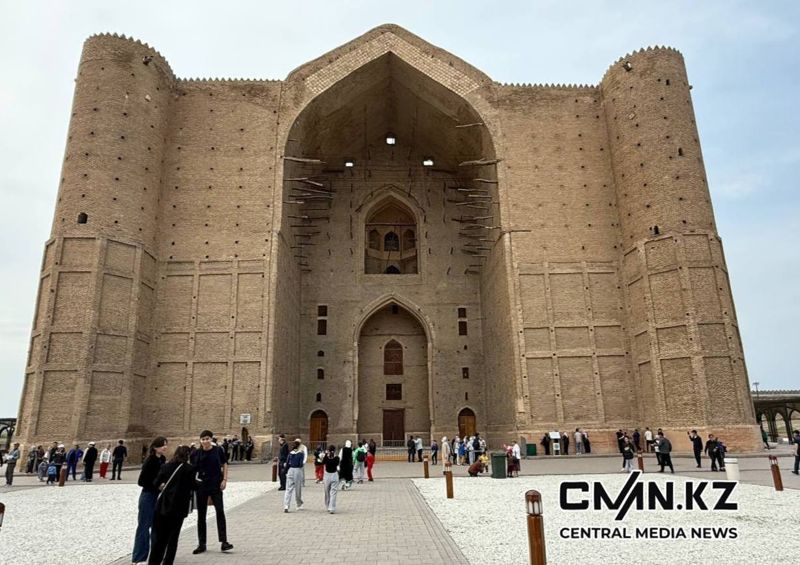 Балаева высказалась о несогласованной застройке вокруг мавзолея Ясауи 