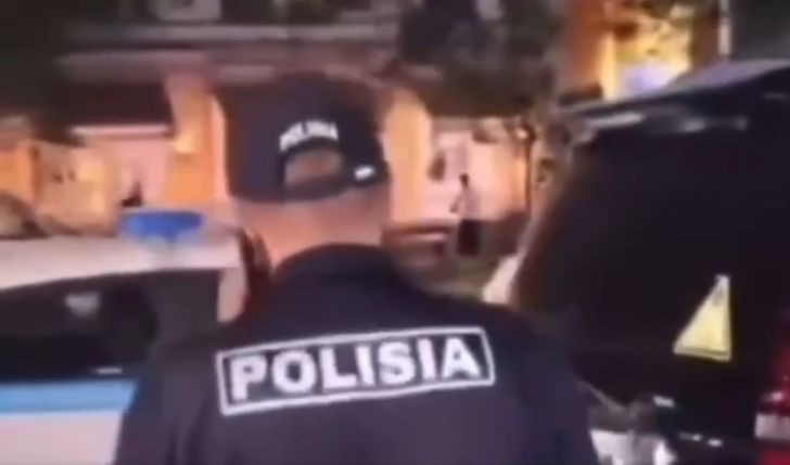 Полицейский забрал у бабушки ведро с цветами в Алматы