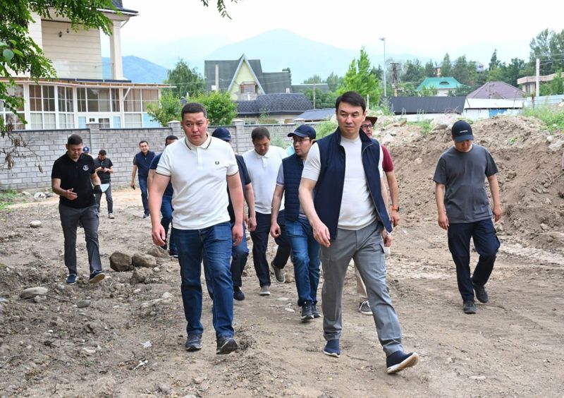 Школу с трещинами после землетрясения в Алматы заменят на новую