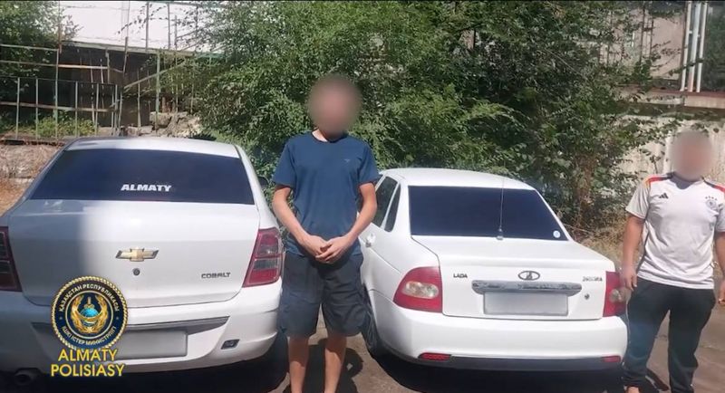 В Алматы арестовали водителей, которые заехали в русло реки