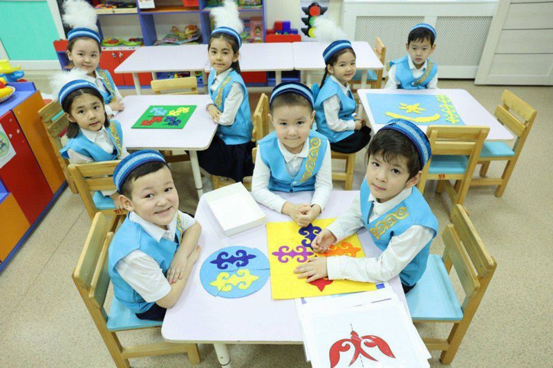 Единую программу воспитания вводят для частных и государственных школ Казахстана