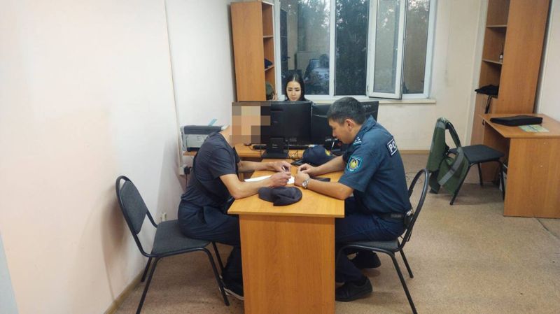 Пассажир ударил водителя автобуса в Семее: нападавшего доставили в участок