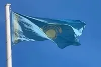 В Атырау вывесили перевёрнутый флаг