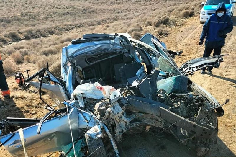 Четыре человека погибли в столкновении Toyotа и Камаза на трассе в Мангистау
