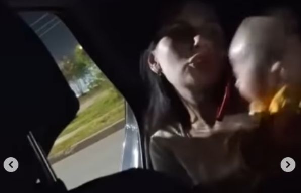 Пьяная пассажирка с ребенком устроила скандал и угрожала таксисту в Астане