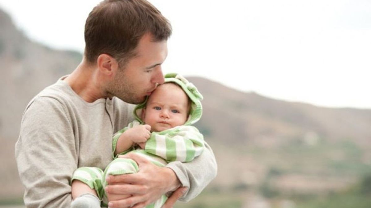 Отцы в декрет: Минтруда объяснил как папашам считать трудовой стаж