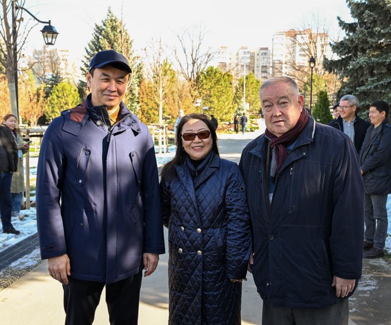 Дархан Сатыбалды посетил новый сквер в Алматы