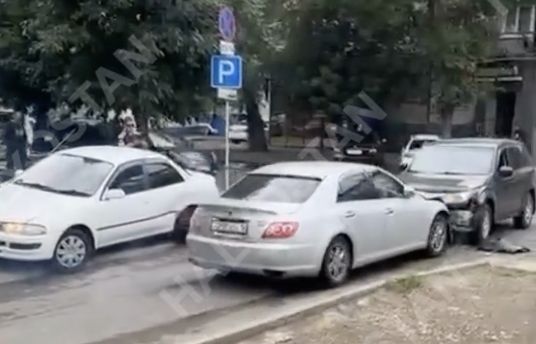 «Форсаж по-казахски»: водитель протаранил 6 машин и скрылся в Усть-Каменогорске