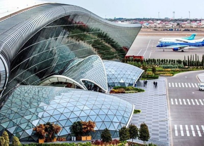 Самолет Air Astana совершил вынужденную посадку в Баку