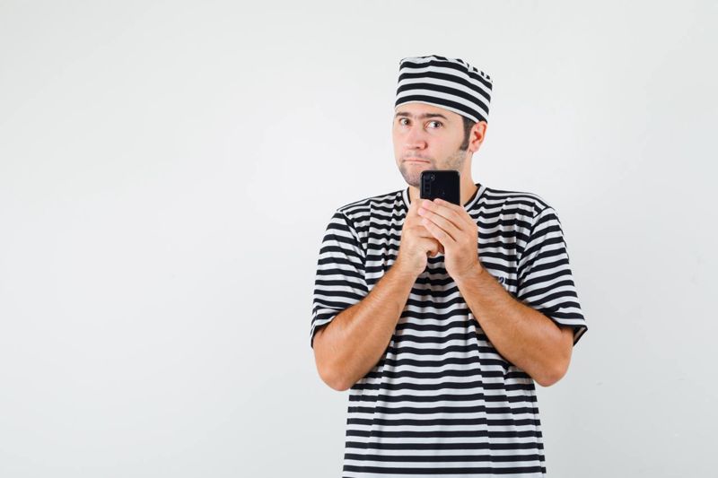 Звонил из колонии: алматинца осудили на 4 года за ложный звонок о бомбе