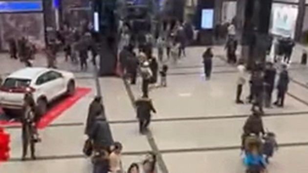 Сообщение о бомбе: людей эвакуировали из крупного торгового центра Тараза