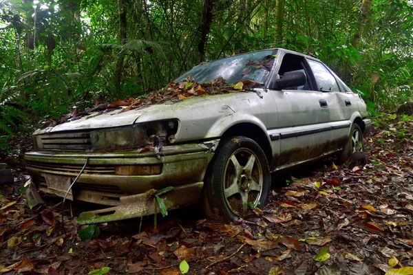В Алматы в автомобиле нашли тело мужчины