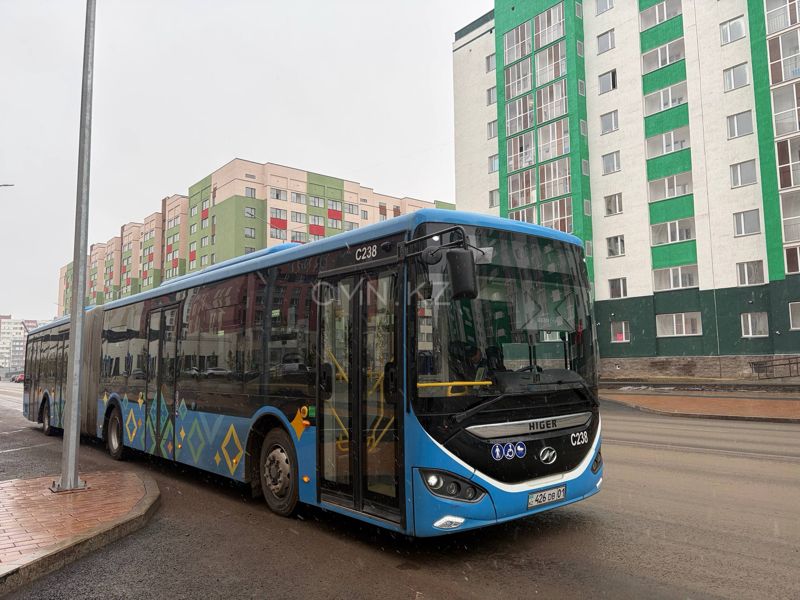 Сбой за сбоем: астанчане жалуются на систему оплаты проезда в автобусах