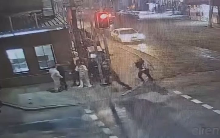 В алматинском кафе произошла драка  с участием женщины