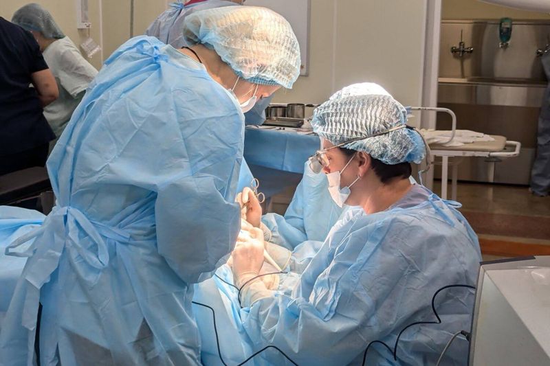 Гениталии двух малышей намотало на шуруповерт - медики спасли органы