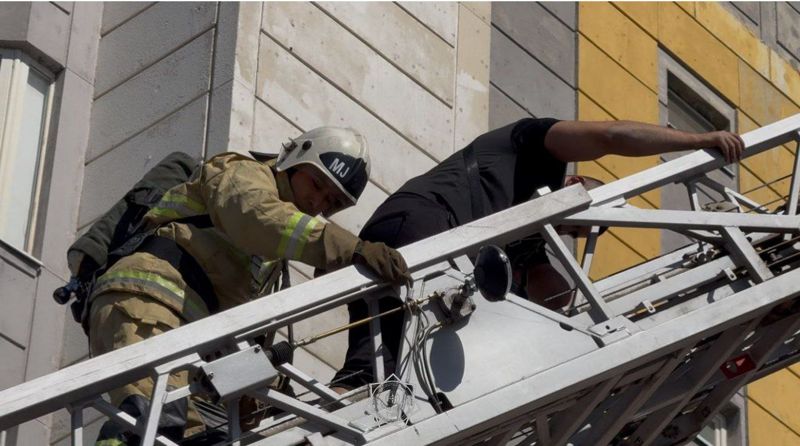 Сгорело 240 кв. метров: в Шымкенте произошёл крупный пожар