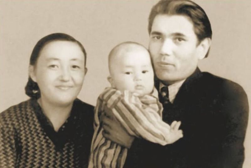 День Матери: Токаев поделился воспоминаниями о главной женщине своей жизни