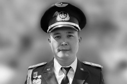 Ему было 32: в Павлодарской области простились с офицером, погибшим при крушении военного вертолёта