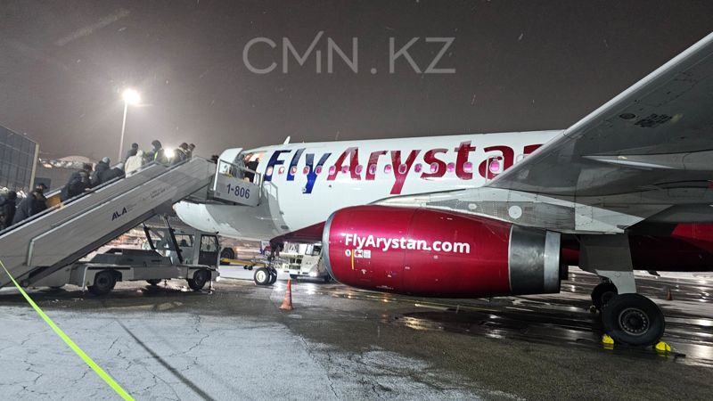 Массовая задержка внутренних рейсов случилась в аэропорту Алматы