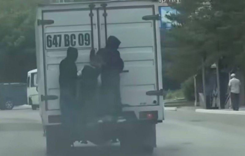 Дети катались по Темиртау зацепившись за ГАЗель: их родителей привлекли к ответственности