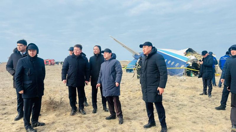 Аким Мангистауской области прибыл на место крушения самолёта