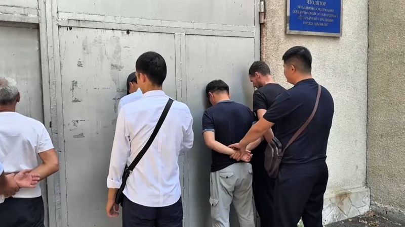 Квартирные воры похитили золота на 20 млн тенге в Шымкенте