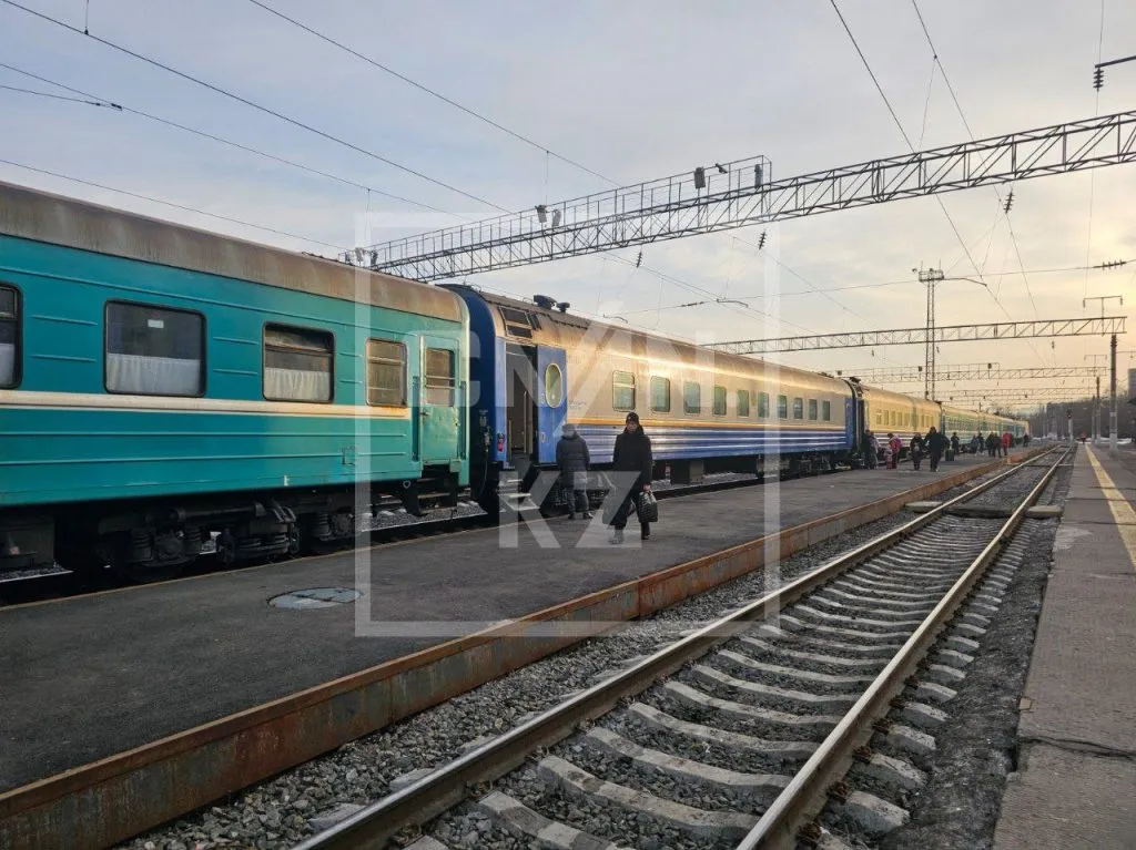 Вокзал Алматы, поезда, пассажиры, ТурксибАстана/железная дорога