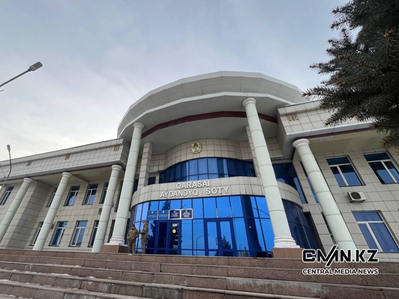 Приговор полицейским за пытки в Кошмамбете: реакции пострадавших и родных осуждённых