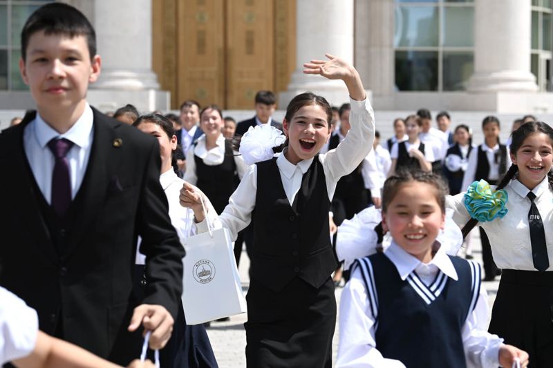 Экскурсию по Акорде провели для детей из регионов Казахстана