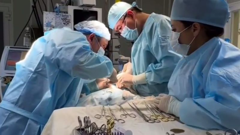 Малышу весом всего в 1 кг сделали операцию на сердце в Шымкенте