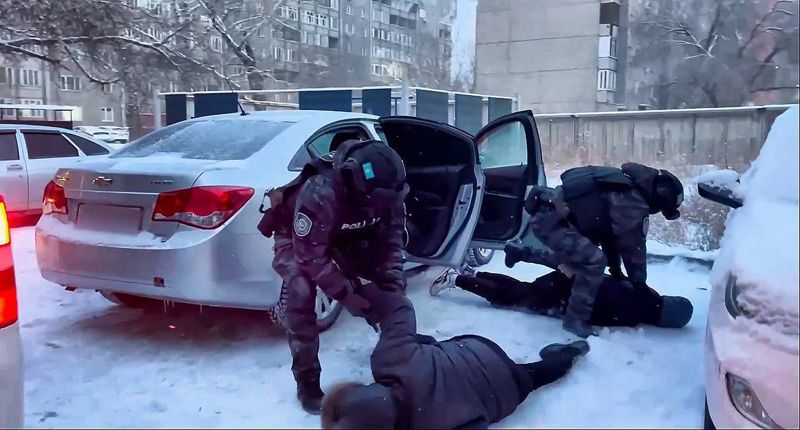 Криминальный квартет домушников задержали в области Абай