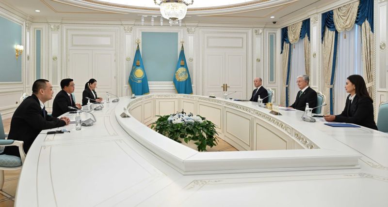 Казахстанско-китайский проект курьерской доставки представили Токаеву