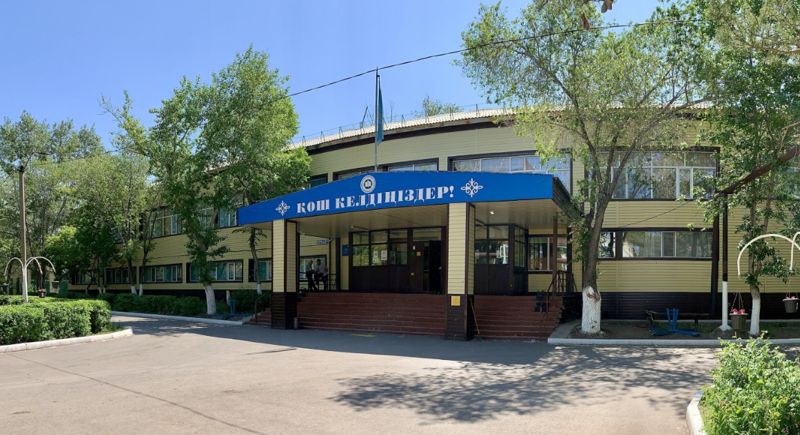 В Караганде незаконно приватизировали пристройку к школе и гектар земли