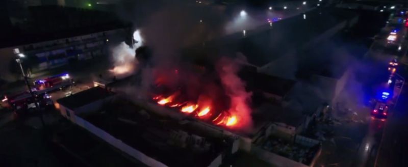 Торговый центр горел ночью в Жанаозене