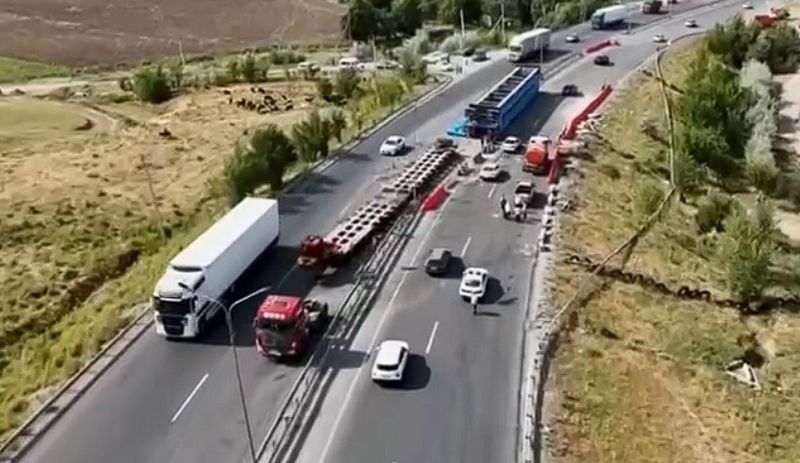 Движение на трассе Тараз-Шымкент полностью восстановлено