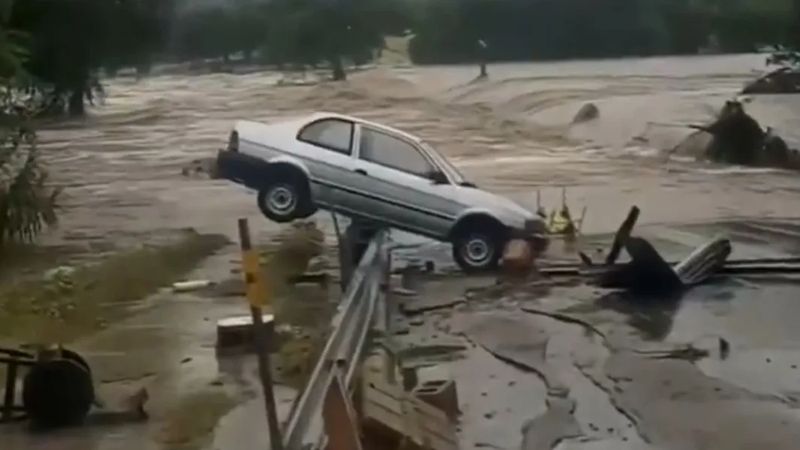 В Техасе число погибших из-за наводнения возросло до 80