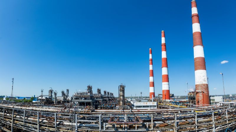 Дроны атаковали завод, перерабатывающий газ из Казахстана – СМИ