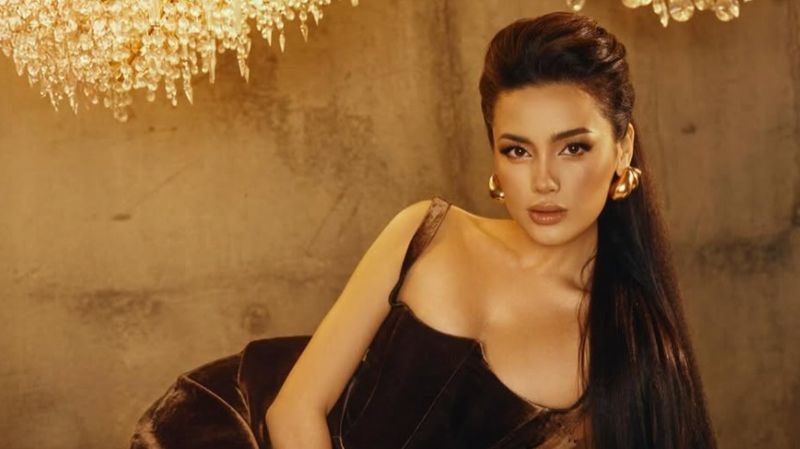 Акбота Сайтмагамбет удивила подписчиков новогодним образом