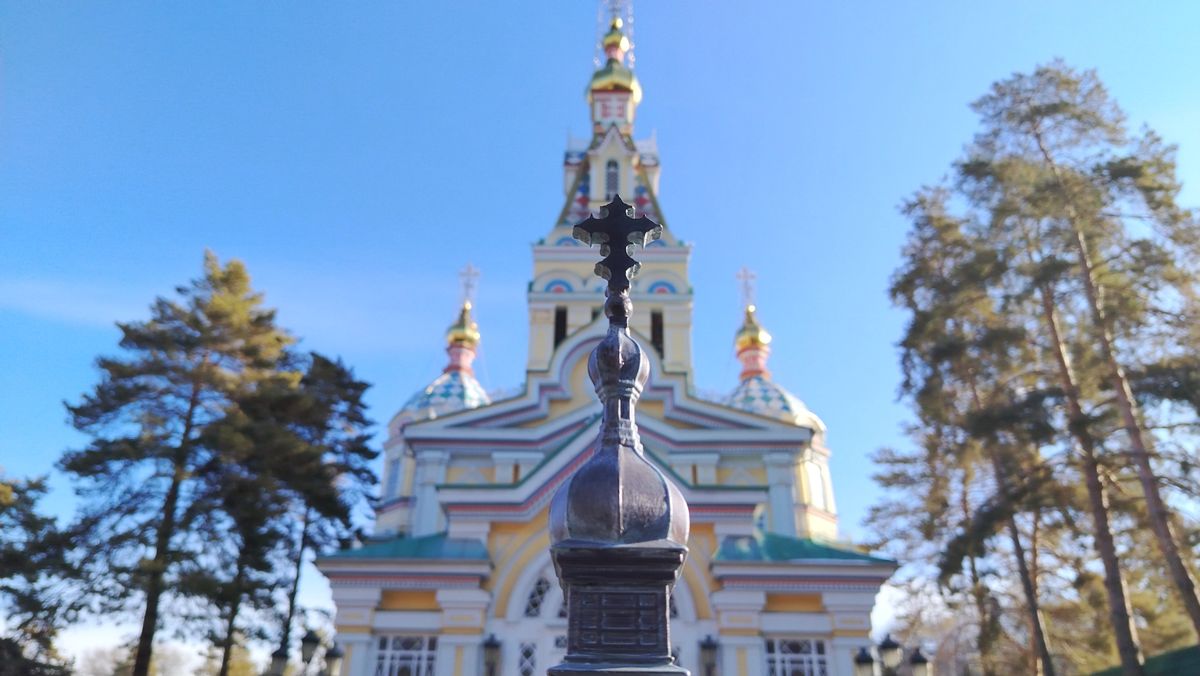 Крест на макете Вознесенского собора 