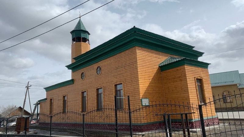 Семейліктер 200 жылдық мешіттің жөндеу жұмысына шағымданды