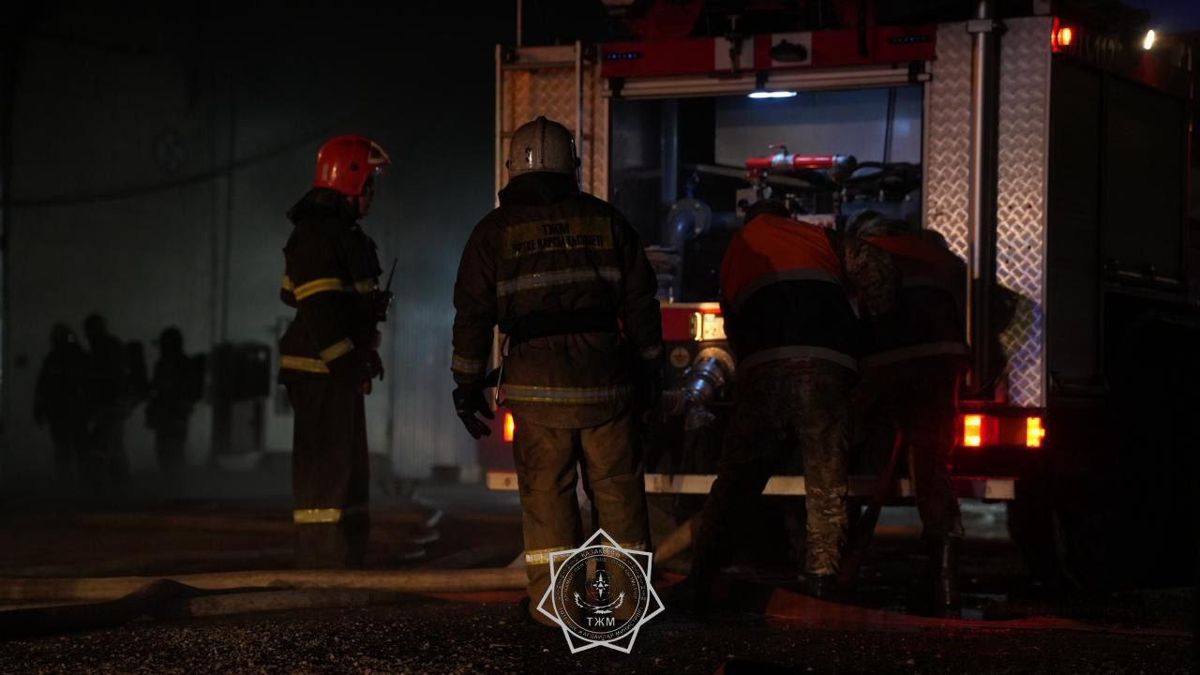 Пожар на барахолке 