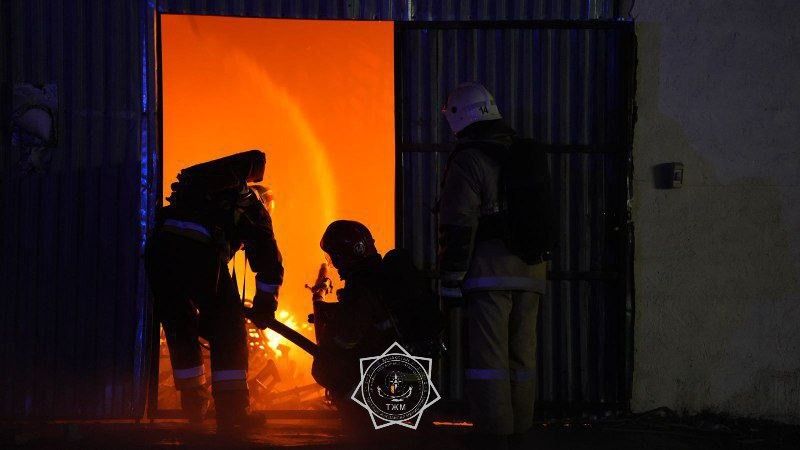 Пожар на барахолке 