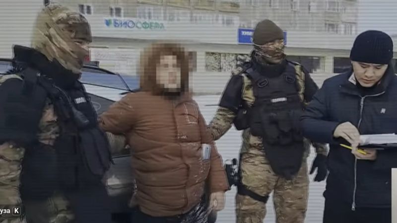 В Караганде банда отбирала у сирот госпособия и заставляла брать кредиты