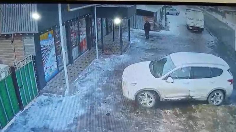 Кража века: дерзкий вор утащил четыре коробки шоколада Mercy